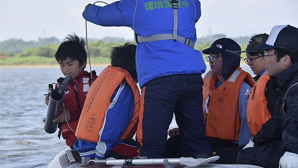 �l�ڕʒ��W���j�A�K�C�h�A�J�f�~�[