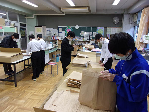 �A�|�����[�X�{�����e�B�A�T�[�r�X��