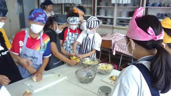 ����a�s���攪���w�Z6�N3�g